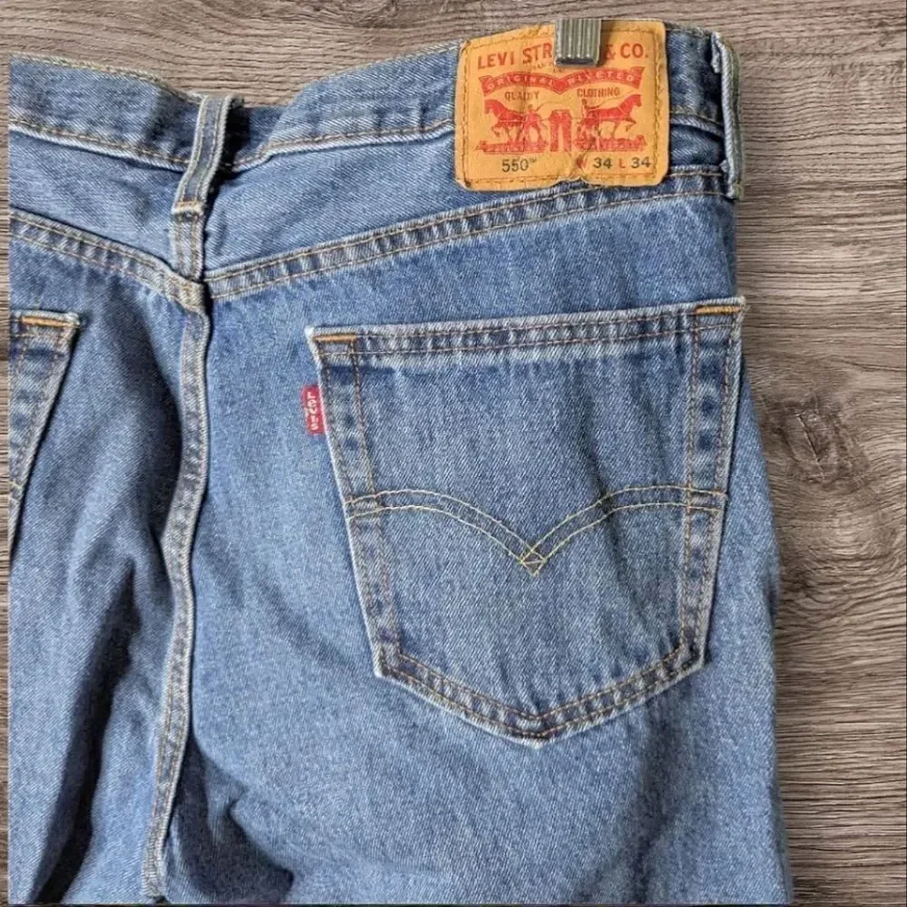 LEVI STRAUSS 550 Relaxed Fit Medium Wash 100% Cotton Blue Jeans Size 34 X 34